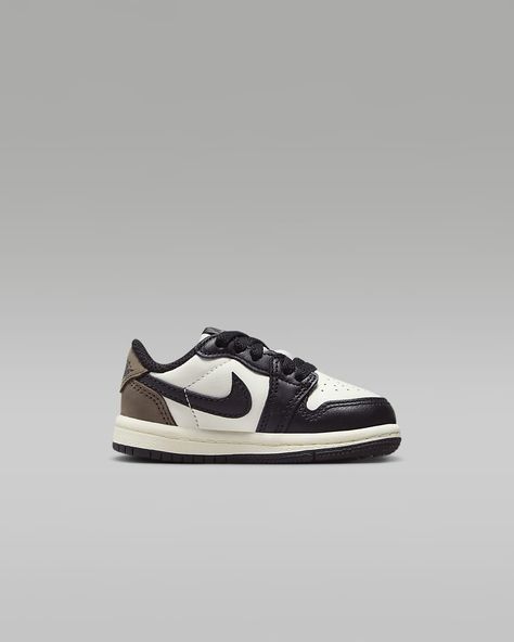 Jordan 1 Retro Low "Mocha" Baby/Toddler Shoes. Nike.com Elyseen Jinwoo, Nike Boys Shoes, Baby Clothes Organization, Toddler Boy Shoes, Niece And Nephew, Jordan 1 Retro, Shoes Nike, Clothes Organization, Toddler Shoes