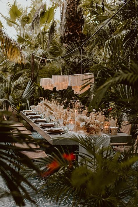 Acre Baja, Jungle Wedding, Top Wedding Trends, Tulum Wedding, Flower Installation, Beach Wedding Decorations, Wedding Boho, Wedding Destination, Wedding Candles