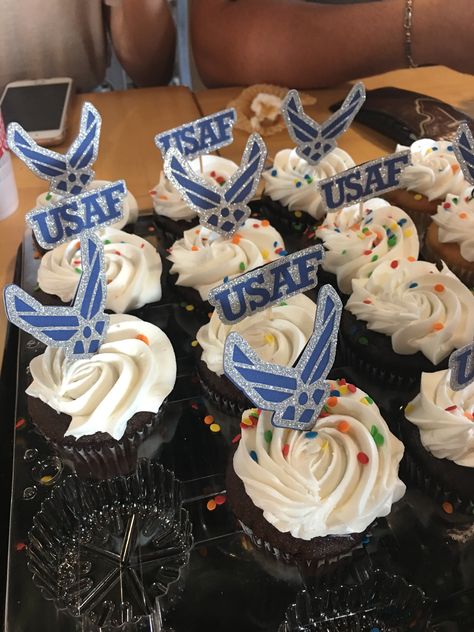 Airforce Party Decorations, Air Force Welcome Home Party Ideas, Air Force Cupcake Ideas, Air Force Themed Party, Air Force Retirement Cupcakes, Air Force Cupcakes, Airforce Decoration, Air Force Theme Party Ideas, Air Force Party Ideas