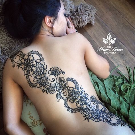 Full Body Henna, Body Henna, Back Henna, Henna Inspired Tattoos, Henna Art Designs, African Lace Styles, Latest Henna Designs, Simple Mehndi Designs Fingers, Indian Wedding Couple Photography