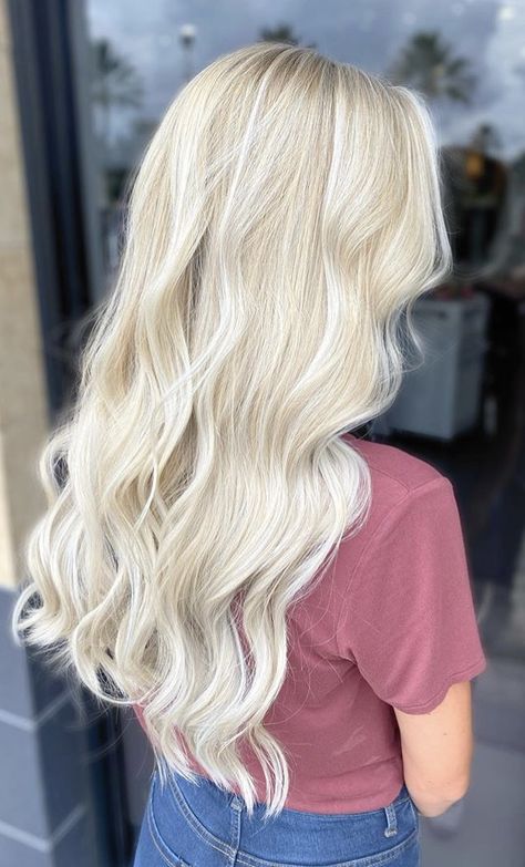 Full foil highlights #blonde #platinum #fullhighlight #longhair #orlandosalon Back To Back Foils Blonde, Full Bright Blonde Highlights, Platinum Blonde Foils, Blonde Platinum, Light Blonde With Highlights, Highlights On Blonde Hair Platinum, Blondest Blonde, Lots Of Blonde Highlights, Bright Blonde Foils