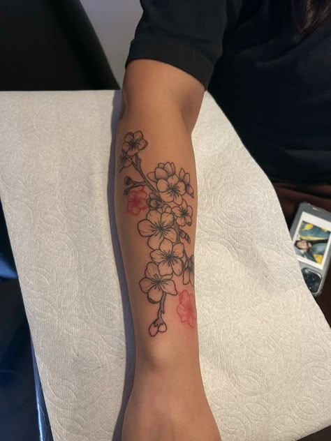 Earthy Tattoos, Koi Tattoo Design, Cute Hand Tattoos, More Tattoo, Tattoos For Black Skin, Pretty Tattoos For Women, Dope Tattoos For Women, Feminine Tattoo, Blossom Tattoo