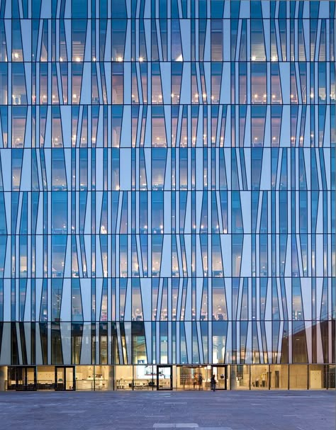 schmidt hammer lassen architects: university of aberdeen new library Vertical Facade, University Of Aberdeen, Facade Pattern, Building Skin, Glass Facade, Aberdeen Scotland, Curtain Wall, Glass Facades, Building Facade