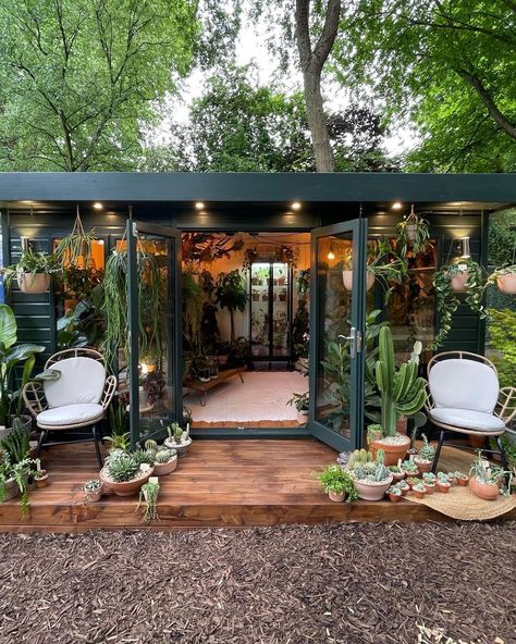 Tiny House With Plants, Garden Room Greenhouse, Tiny Garden House Ideas, Art Studio Garden, Plant Collection Display, Garden Yoga Studio, Plant Solarium, Greenhouse Art Studio, Garden Hut Ideas