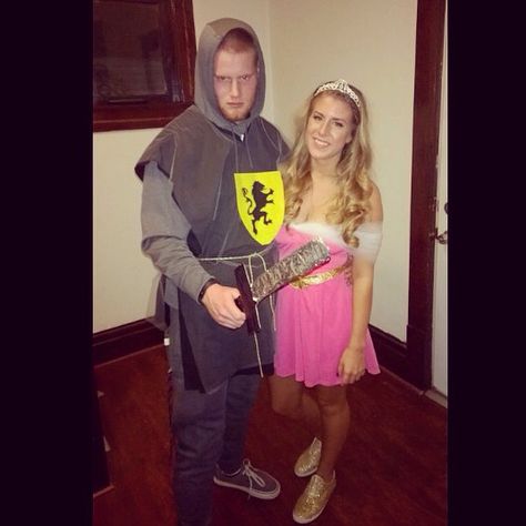 Diy homemade princess and knight halloween couples costume ! Knight And Princess Costume, Knight And Princess, Knight Halloween Costume, Princess And Knight, Knight Halloween, Halloween Couples Costume, Princess And Prince, Halloween Couples, Halloween Princess