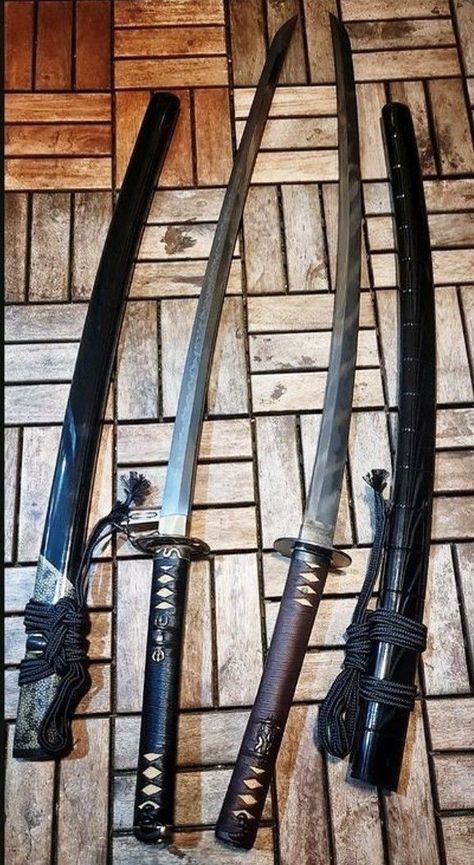 Yasukuni Shrine, Tactical Swords, Combat Armor, Samurai Artwork, Types Of Swords, Cool Swords, Samurai Swords, Swords, Arsenal