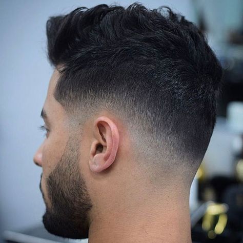 Low Skin Fade with Messy Top - Best Low Fade Haircuts For Men: Cool Men's Low Fade Hairstyles #menshairstyles #menshair #menshaircuts #menshaircutideas #menshairstyletrends #mensfashion #mensstyle #fade #undercut #lowfade Top Fade Haircut, Types Of Fade Haircut, Fade Haircuts For Men, Sculpture Hair, Low Skin Fade, Curly Hair Fade, Low Fade Haircut, Low Fade, Skin Fade