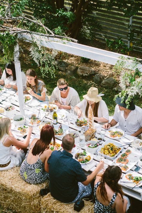 Outdoor dining on hay bales at a white wooden table Seattle Photos, Small Gathering, Outdoor Dinner, Outdoor Eating, Summer Gathering, Summer Entertaining, Dinner With Friends, October 4, Event Themes