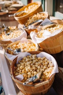 Wedding Table Snacks, Wedding Snack Bar, Wedding Popcorn Bar, Cocktail Hour Food, Popcorn Wedding, Wedding Snacks, Rainy Day Wedding, Valley Green, Movie Snacks