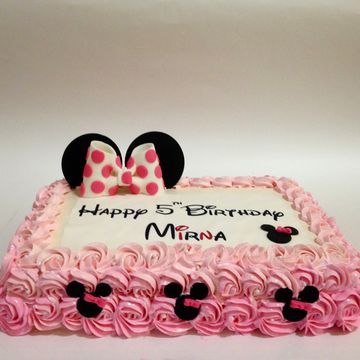 Minnie Sheet Cake Minnie Sheet Cake Ideas, Minnie Mouse Sheet Cake Ideas, Minnie Sheet Cake, Minnie Mouse Sheet Cake, Pink Sheet Cake, Minnie Mouse Cupcake Cake, Mini Mouse Birthday Cake, Sheet Cake Ideas, Birthday Sheet Cake