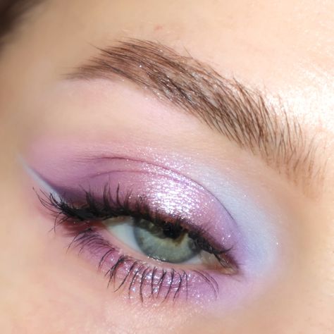 with or without the blue 🤔 @blendbunnycosmetics sugar and grunge @sweedbeauty cloud mascara PR @judydoll_official brow pen #pastelmakeup #indiemakeup #indieeyeshadow #softmakeup #colorfulmakeup #eyeshadow #blendbunny purple eyeshadow pastel makeup Pink And Purple Eyeshadow, Purple Eyeshadow Looks, Pastel Eyeshadow, Pastel Makeup, Indie Makeup, Brow Pen, Purple Eyeshadow, Soft Makeup, Baddie Makeup