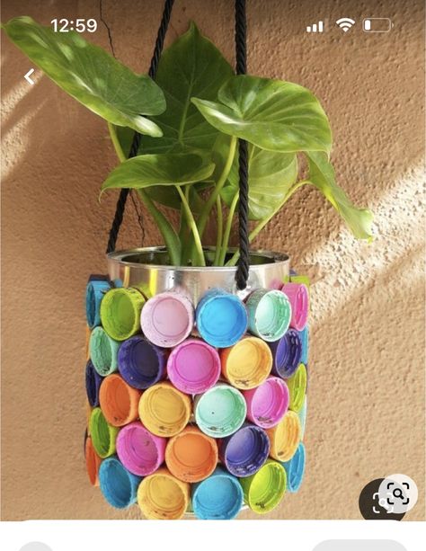 Recycled Materials Art Projects, Recycled Pots For Plants, Plant Pots Recycled, Handmade Flower Pots, Coconut Shell Crafts, Diy Crafts Love, Diy Plant Hanger, Diy Jar Crafts, Garden Crafts Diy