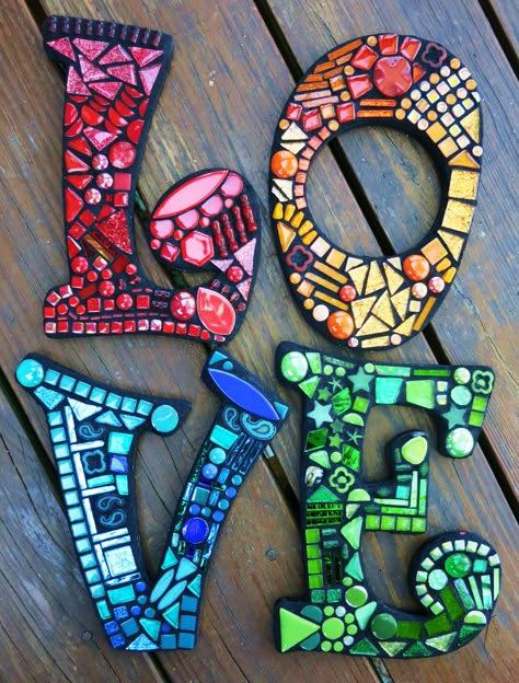 Mosaic Numbers, Mosaic Letters, Mosaic Mirrors, Mixed Media Mosaic, Mosaic Garden Art, Arte Peculiar, Mosaic Art Projects, Mosaic Tile Art, Mosaic Madness