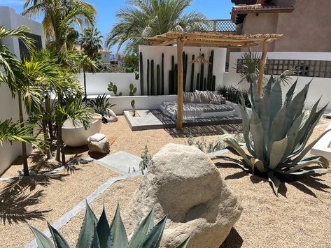 California Style Decor, Baja California Mexico, Mexico House, California Modern, Architectural Pieces, Surf House, San Jose Del Cabo, Modern Villa, Baja California Sur