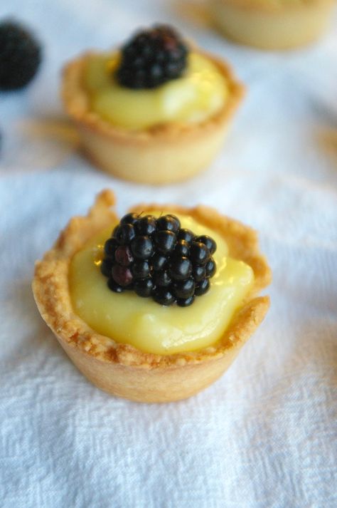 Lemon Blackberry Tartlets - Solar Eclipse - Eva Minette Lemon Tartlets, Mini Tarts, Lemon Curd Recipe, Curd Recipe, Tart Shells, Mini Tart, Lemon Tart, Festive Treats, Crust Recipe