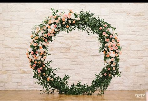 Ceremony Arch Flowers, Round Arch Backdrop, Flowers Garland, Ganapati Decoration, Round Arch, Altar Flowers, Arch Backdrop, Arch Decoration, Arch Flowers