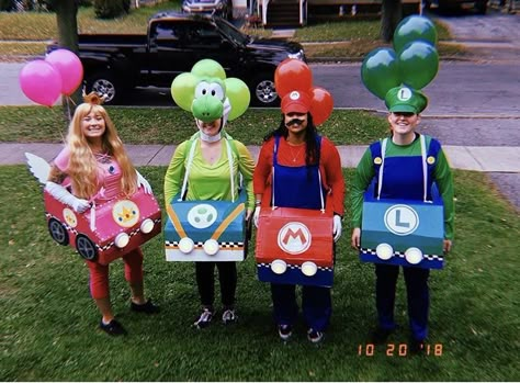 Princess Peach Kart, Princess Peach Cardboard Car, Mario Cart Halloween Costume, Disfraz Mario Kart, Mario Kart Trunk Or Treat, Mario Go Kart, Mario Party Costume, Princess Peach Mario Kart, Peach Mario Kart