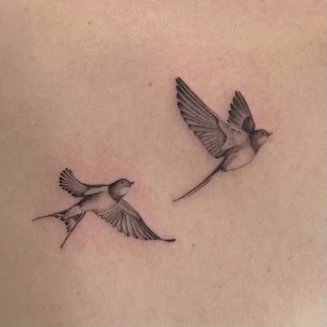 Bird Silhouette Tattoos For Women, Lark Tattoo Birds, Shatter Me Series Tattoo Ideas, Lark Bird Tattoo, Shatter Me Bird, Shatter Me Tattoo Ideas, Tattoo Golondrina, Lark Tattoo, Bird Design Tattoo