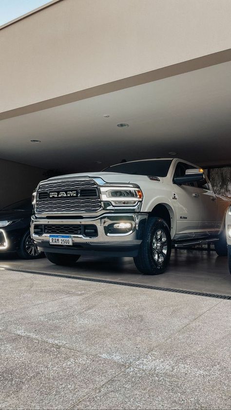 2500 Diego Souza, New Car Wallpaper, Best Cars For Teens, Dodge Ram Diesel, Dog Ram, Future Trucks, Car Wallpaper, Dodge Ram 3500, Big Car