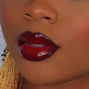 Clawdia Wolf, Wolf Aesthetic, Glossy Lips Makeup, Makeup For Black Skin, Lip Makeup Tutorial, Brown Skin Makeup, Dope Makeup, Makeup Eye Looks, Glamour Makeup