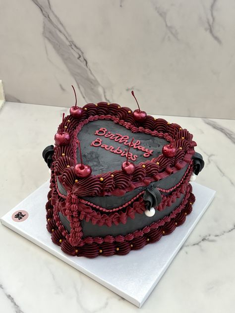 Heart Shaped Cakes Vintage, Dark Bday Cake, Black And Purple Heart Cake, Red And Black Vintage Cake, Goth Heart Cake, Heart Shaped Chocolate Cake, Edgy Birthday Cake, Black Vintage Heart Cake, Dark Cake Ideas