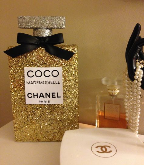 glitter coco chanel Mademoiselle 3D perfume bottle I made :) #DIY Girly Diy Crafts, Make Up Boxes, Chanel Birthday Party Ideas, Vintage Coco Chanel, Chanel Diy, Chanel Birthday Party, Coco Chanel Style, Paris Themed Bedroom, Chanel Perfume Bottle