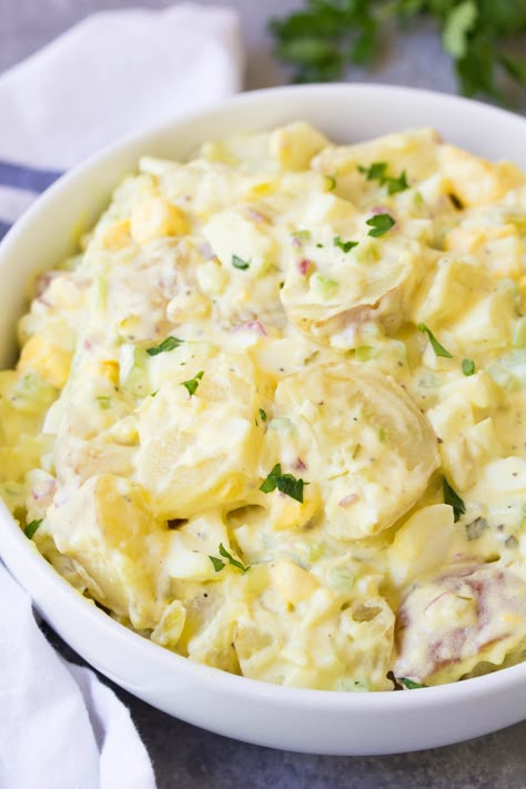 Instant Pot Potato Salad with a creamy dressing and lots of flavor! The potatoes and eggs cook at the same time in your pressure cooker. This is the easiest way to make potato salad! Quick Potato Salad, Instant Pot Potato Salad, Making Potato Salad, Homemade Potato Salads, Potato Salad Recipe Easy, Potatoe Salad, Salad Aesthetic, Potato Salad With Egg, Tomato Cucumber Salad