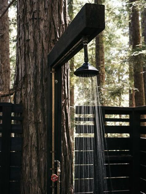 my scandinavian home: 12 outdoor shower ideas from rustic to semi-luxury! Luxury Outdoor Bathroom, Rustic Outdoor Shower Ideas, Wild Bathroom, Outside Shower Ideas, Swedish Spa, Danish Farmhouse, Rustic Saunas, Outdoor Shower Inspiration, Swedish Sauna