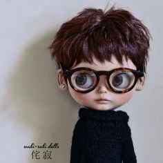 Blythe Bebek, Blythe Clothes, Cute Cartoon Pictures, Doll Photography, Doll Repaint, Anime Dolls, Custom Blythe, Boy Doll, Pretty Dolls