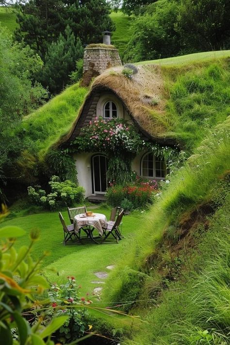 House In A Valley, Hobbit House Exterior, Hobbit Style House, Fairy Architecture, Hobbit Cottage, Casa Do Hobbit, Fairytale Houses, Casa Hobbit, Cute Cottages