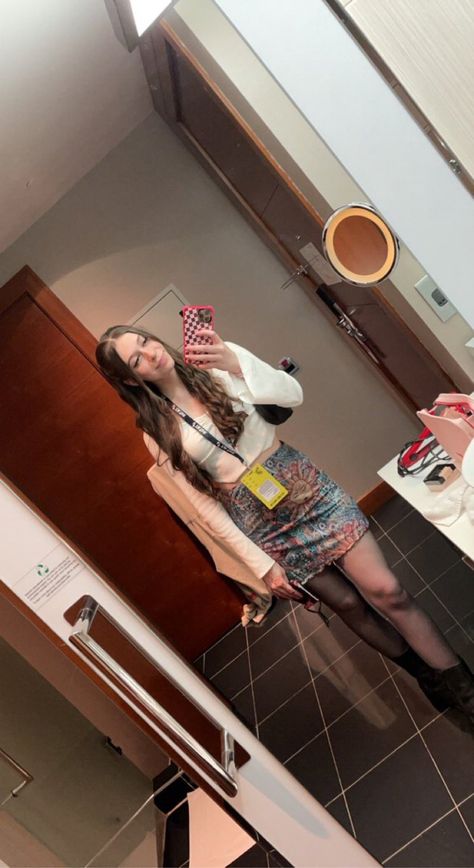 Rose Selfie, Liquid Smooth, Hannah Rose, Shes Amazing, Rose Wallpaper, Dancing Queen, Dancing, Mirror Selfie, Queen