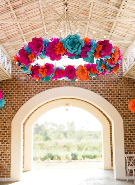 Hacienda Style Party Decor, What To Wear To A Fiesta Themed Party, Fiesta Theme Wedding Receptions, Mexican Event Decor, Elegant Fiesta Wedding, Mexican Inspired Wedding Decor, Mexican Fiesta Decor, Mexican Themed Centerpieces, Modern Mexican Party Decor