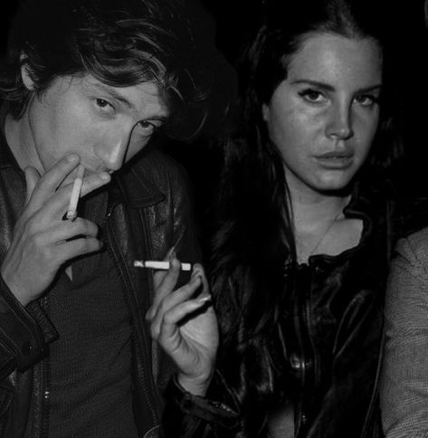 Say hii Alex And Lana Del Rey, Lana Del Rey Couple Aesthetic, Taylor Swift Lana Del Rey Alex Turner, Alex Turner Parents, Lana And Alex Turner, Alex Turner Lana Del Rey, Lana Del Rey And Alex Turner, Alex Turner And Lana Del Rey, Arabella Core