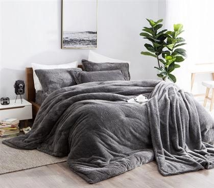 Chunky Bunny, Oversized King Comforter, Oversized Comforter, Mens Bedroom Decor, Bedroom Comforter Sets, Cool Bedding, Velvet Bedding, College Bedding, Dorm Room Bedding