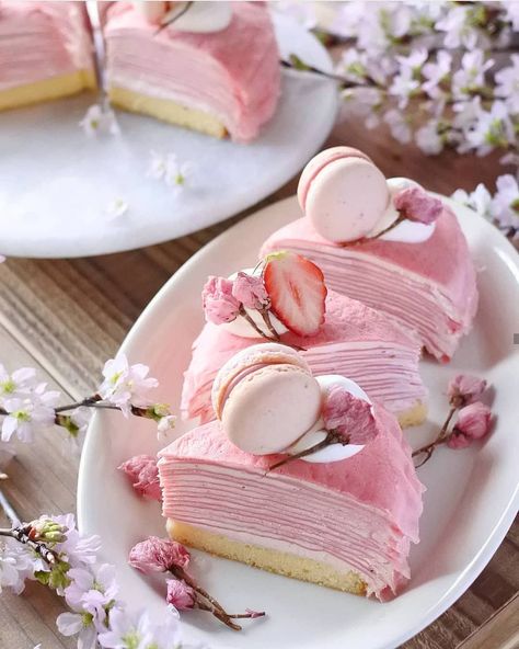 Cherry Blossom Milk Crepes. @mariii1520 Patisserie Fine, Pretty Dessert, Cute Baking, Think Food, Köstliche Desserts, Piece Of Cake, Cute Desserts, Puddings, Cafe Food