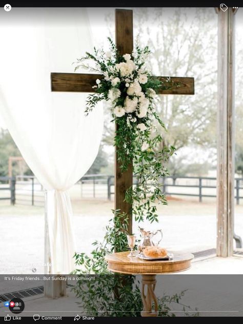 Easter Church Flowers, Wood Crosses Diy, Altar Art, Barn Wedding Reception, Wedding Ceremony Arch, Wedding Cross, Church Stage Design, Bridal Decorations, Diy Arrangements