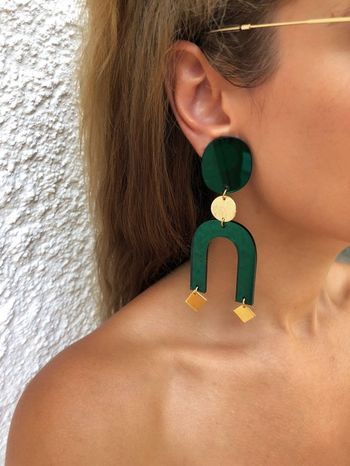 Earrings Outfit, Green Birthday, Black Beaded Bracelets, Clay Jewelry Diy, Acrylic Jewellery, Long Dangle Earrings, Earrings Green, Big Earrings, Earrings Drop