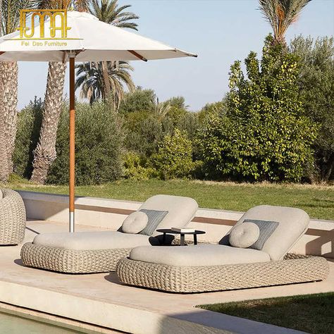 Source Luxurious Designer Contemporary Outdoor Swimming Pool Chair Sun Lounger on m.alibaba.com Swimming Pool Chair, Pool Bed, Luxury Garden Furniture, Outdoor Loungers, Pool Chairs, Pool Lounger, Sun Lounge, Luxury Garden, Pool Lounge