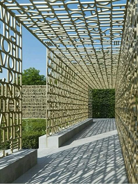 Pergola Ideas Donor Wall, Berlin Design, Gardens Of The World, Lan Can, Shade Structure, Environmental Design, European Designs, Facades, Urban Design