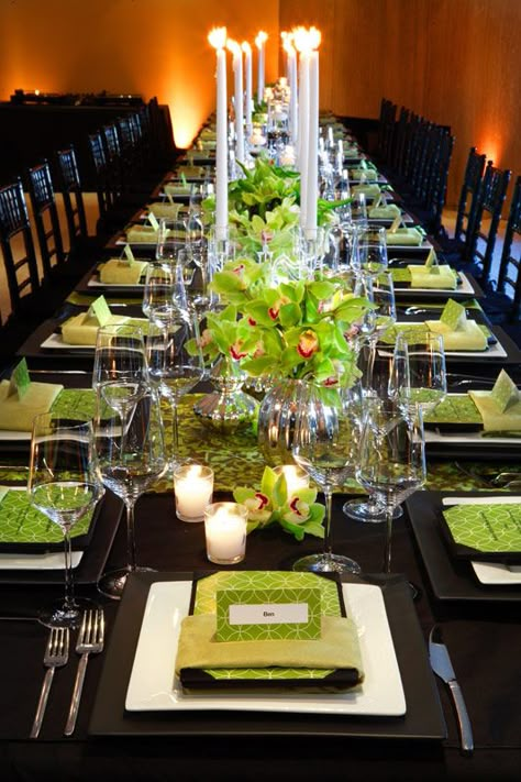 Tablescape Loki Wattpad, Lime Green Weddings, Beautiful Tablescapes, Beautiful Table Settings, Pretty Tables, Long Table, Wedding Table Settings, Party Table, Green Wedding