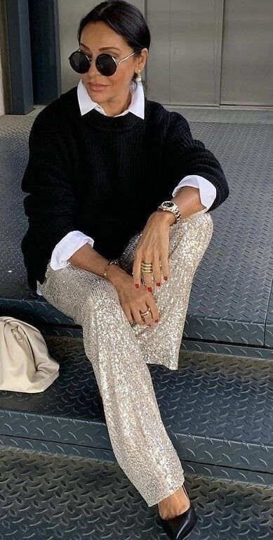 Sequins Pants Outfit, Mode Over 50, Mode Kimono, White Clothing, Sequin Pants, Mode Casual, Looks Street Style, Fashion Over 50, Winter Fashion Outfits