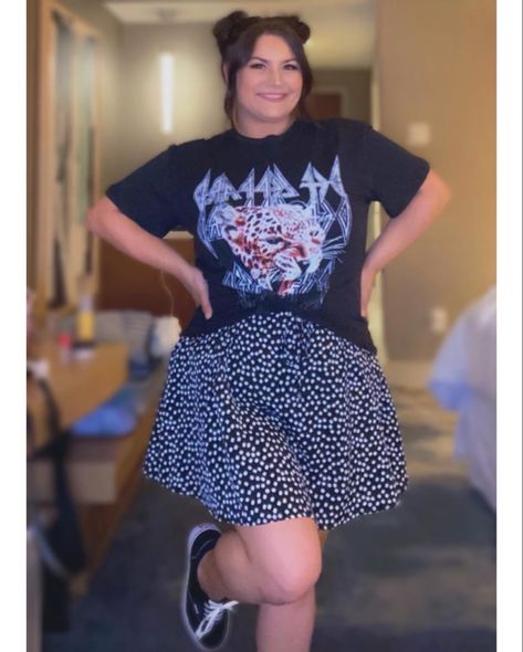 Graphic Tees Over Dresses, Graphic T Over Dress, How To Dress Up Band Tees, Tshirt Over Dress Plus Size, Plus Size Skirt And T Shirt, Graphic T With Skirt, Style Graphic Tee Outfits Plus Size, Comfy Concert Outfit Plus Size, Band Tshirt And Skirt