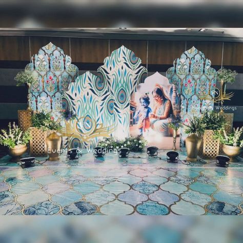 Krishna Theme Stage Decoration, Krishna Backdrop Decoration, Krishna Theme Ganpati Decoration, Krishna Theme Baby Shower Decorations, Radha Krishna Wedding Decor, Baby Shower Krishna Theme, Krishna Theme Birthday Decoration, Mayra Decoration, Krishna Decoration Ideas At Home