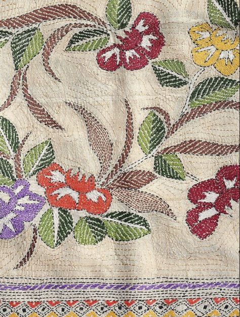 Kantha Work Sarees, Kantha Pattern, Feather Embroidery, Kantha Embroidery, Embroidery Works, Hand Work Embroidery, Kantha Work, Embroidery Saree, Embroidery Motifs