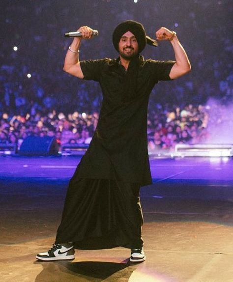 Diljit Dosanjh Wallpaper Aesthetic, Diljit Dosanjh Concert Outfits, Diljit Dosanjh Outfits, Diljit Dosanjh Aesthetic, Punjabi Aesthetic Wallpaper, Punjabi Aesthetic, Ap Dhillon, Swag Girl Quotes, Evil Quotes