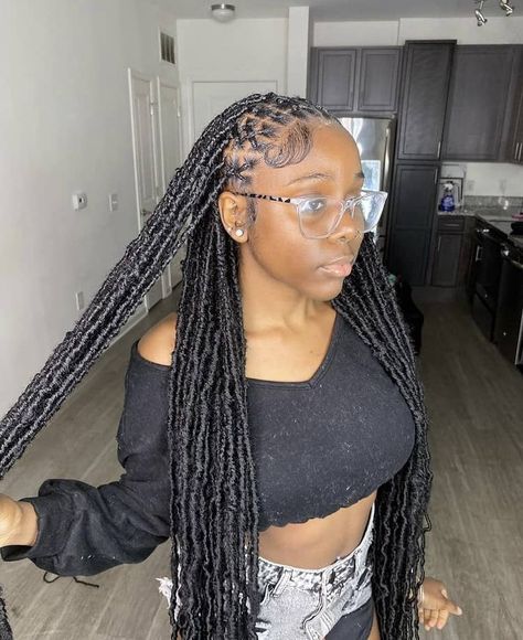 40 Criss Cross Braids Hairstyles You Need to Try Criss Cross Stitch Braids, Cross Stitch Braids, Cross Braids Hairstyles, Braids Criss Cross, Cross Knotless Braids, Criss Cross Knotless Braids, Braids Butterfly Locs, Criss Cross Braids, Braids Over Locs