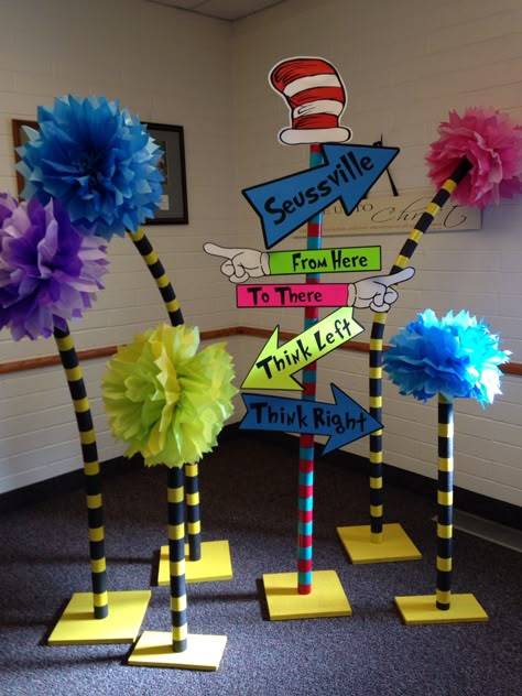 Dr Seuss Truffula Trees, Seuss Decorations, Dr Seuss Decorations, O Grinch, Doctor Suess Birthday, Dr Seuss Party Ideas, Dr Seuss Classroom, Truffula Trees, Dr Seuss Activities