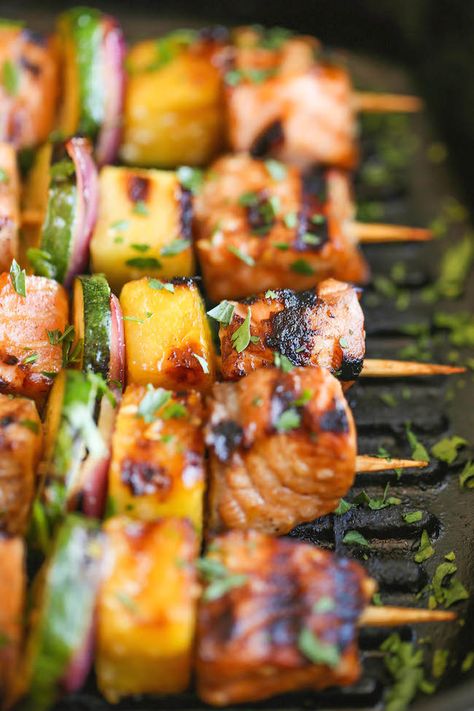 Asian Salmon Kabobs Grilled Salmon Kabobs, Salmon Kabobs, Asian Salmon, Recipe Salmon, Salmon Soy Sauce, Kabob Skewers, Recipes Asian, Kabob Recipes, Rice Crispy Treats