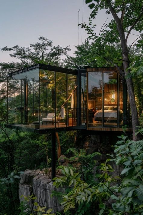 Studio cabin treetops. Discover creative modern treetop cabins that transform your woodland escape into a stylish and cozy retreat! Glass House Studio, Casita Layout, Modern Jungle House, Jungle Houses, Tropical Cabin, Thailand Retreat, Home Development, Modern Wooden House, Dream Escape