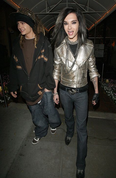 Tokio Hotel - Ivy Restaurant / 2008 / #tomkaulitz #billkaulitz Tom And Bill Kaulitz, Tom And Bill, Ivy Restaurant, I Fall To Pieces, Bill Kaulitz, Tom Kaulitz, Aesthetic Guys, Tokio Hotel, Metallica